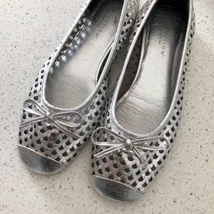 Kenneth Cole Reaction Silver Flats
